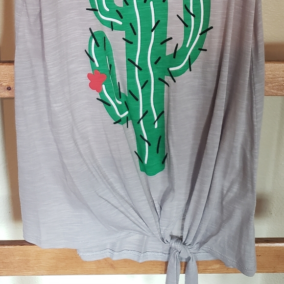 Cactus tank with knot detail - Picture 2 of 2